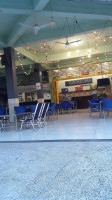 Pizza U.revola outside