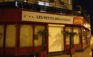 Les Petits Mouchoirs