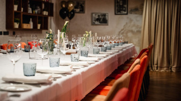 Piazza Italiana À l'intérieur