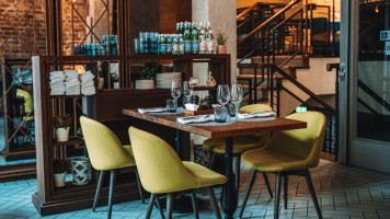 Piazza Italiana À l'intérieur