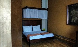 Plzeňka Hangár inside