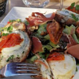 Petit Bouchon Nourriture