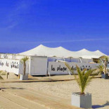 La Plage Des Bikinis outside