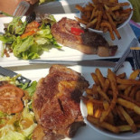 La Plage Des Bikinis food