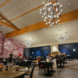 Le Cafe De La Poste À l'intérieur