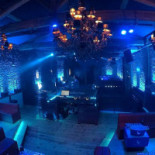 Le Petit Lezard Dentro