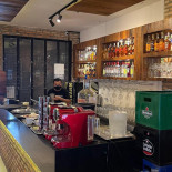 Le Brin De Folie À l'intérieur