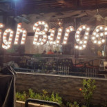 High Burger À l'intérieur