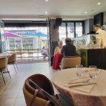 La Dame Du Lac inside