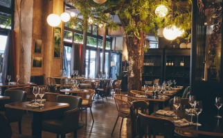 Circonstances Dentro