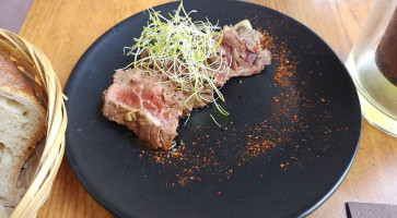 VINGT VINS D'ART Food