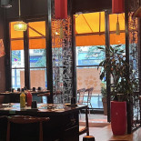 La Cantine Coreenne Dentro