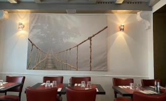 L'Orange Verte inside