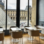 Cafe Richelieu At The Musee Du Louvre À l'intérieur