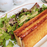 Cafe Richelieu At The Musee Du Louvre Nourriture