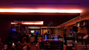 Les Inséparables Exterior