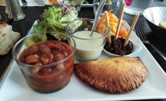 LA TABLE DES JEANNES Nourriture