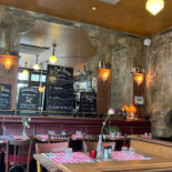 Le Chat Bossu Dentro