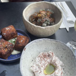 Yard, Cave à Vin Nature Comida