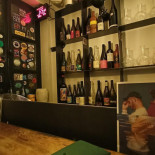 Yard, Cave à Vin Nature Dentro