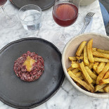 Yard, Cave à Vin Nature Comida