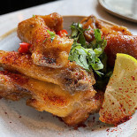 Yard, Cave à Vin Nature Nourriture