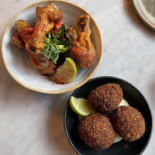 Yard, Cave à Vin Nature Nourriture