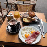 Clichy's Tavern food