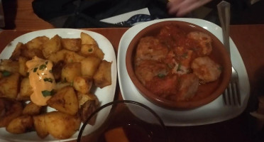 Le Petit Cervantes food