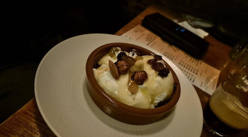 Le Petit Cervantes food