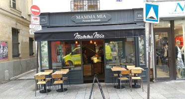 Mamma Mia Exterior