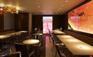 Le Paradis du Fruit inside