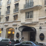 Les Cocottes Arc de Triomphe Exterior