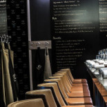 Les Cocottes Arc de Triomphe Dentro