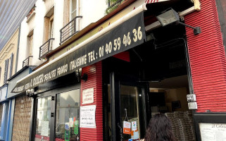 Il colosseo Exterior