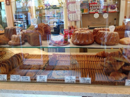 Au Duc de la Chapelle inside