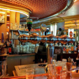 Café des Deux Moulins Dentro