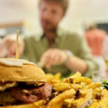 A 2 Pas Du Marché Bebida