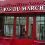 A 2 Pas Du Marché Exterior