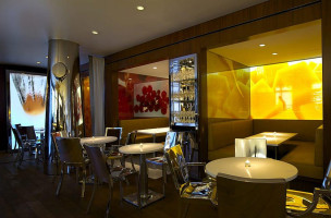 Le Paradis du Fruit inside