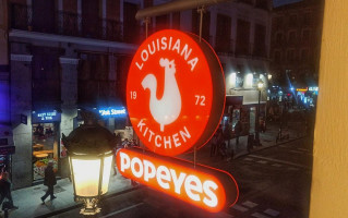 Au Coin D'la Rue Exterior