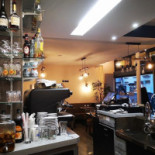 Café De La Place À l'intérieur