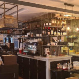 Café De La Place À l'intérieur