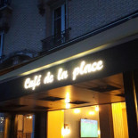 Café De La Place Exterior