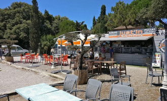 Just'in Café Exterior