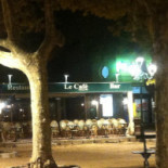 Le Square Cafe outside