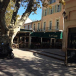 Le Square Cafe outside