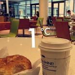 Café De La Place À l'intérieur