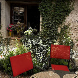 Auberge De La Mignardière outside