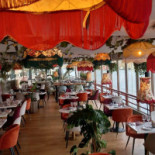 Le Salon Sur L'eau À l'intérieur